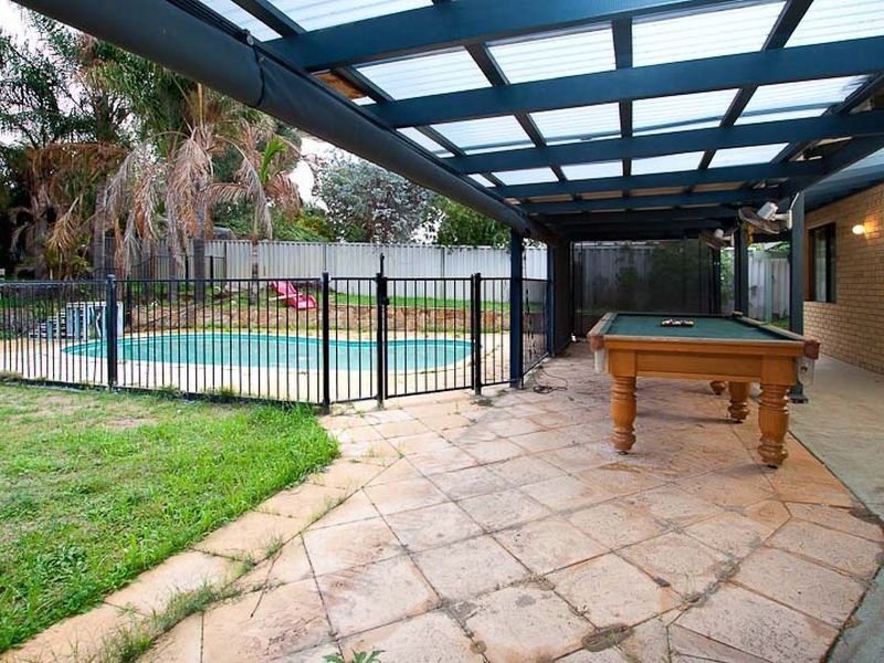 21 James Street, Mariginiup WA 6065