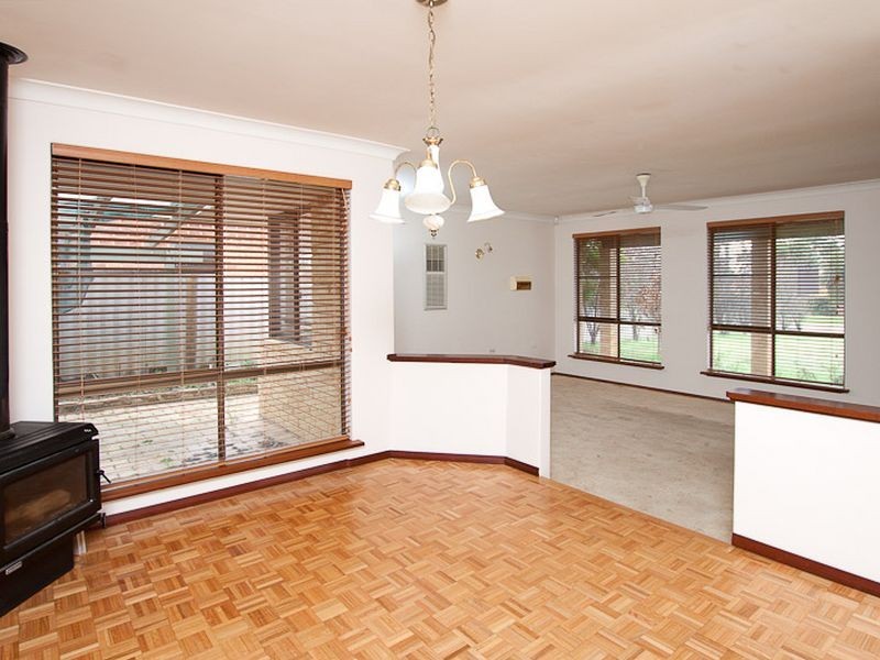 21 James Street, Mariginiup WA 6065