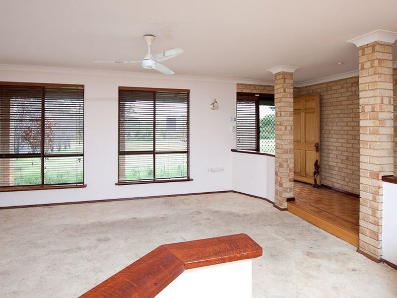 21 James Street, Mariginiup WA 6065