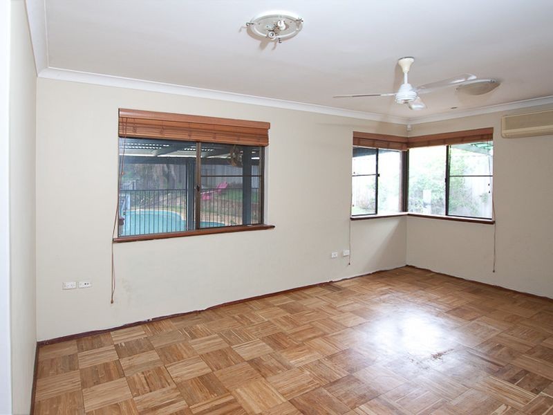 21 James Street, Mariginiup WA 6065