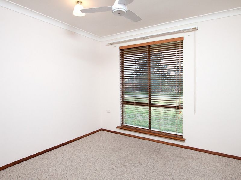 21 James Street, Mariginiup WA 6065