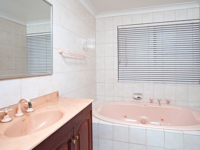 21 James Street, Mariginiup WA 6065