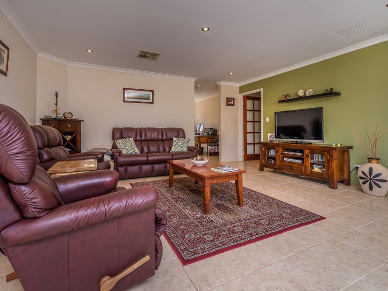 30 Giglia Drive, Sinagra WA 6065