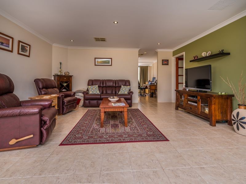 30 Giglia Drive, Sinagra WA 6065