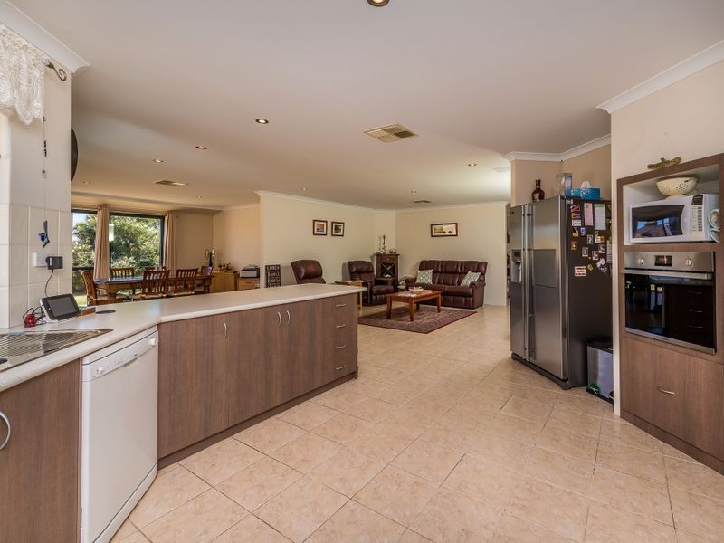 30 Giglia Drive, Sinagra WA 6065