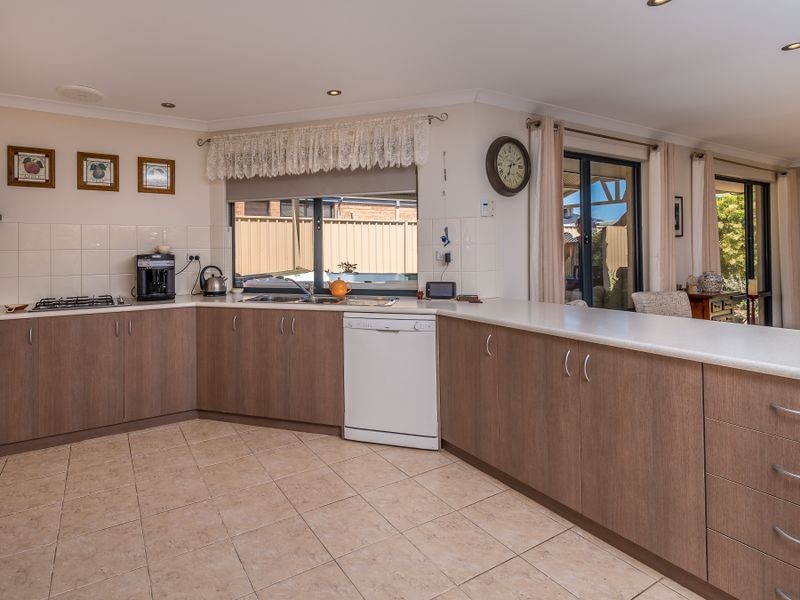 30 Giglia Drive, Sinagra WA 6065