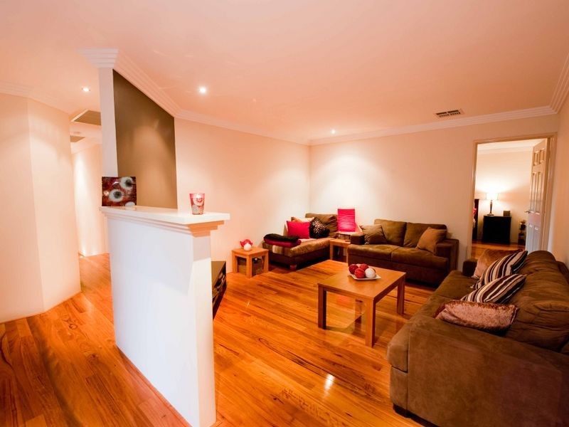 4 Dallas Crescent, Wanneroo WA 6065