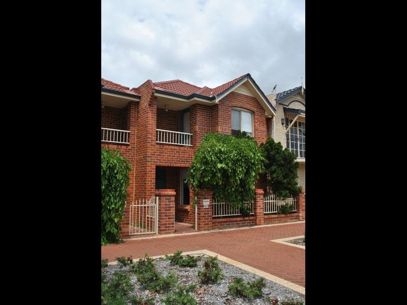 232 Lakeside Dr, Joondalup WA 6027