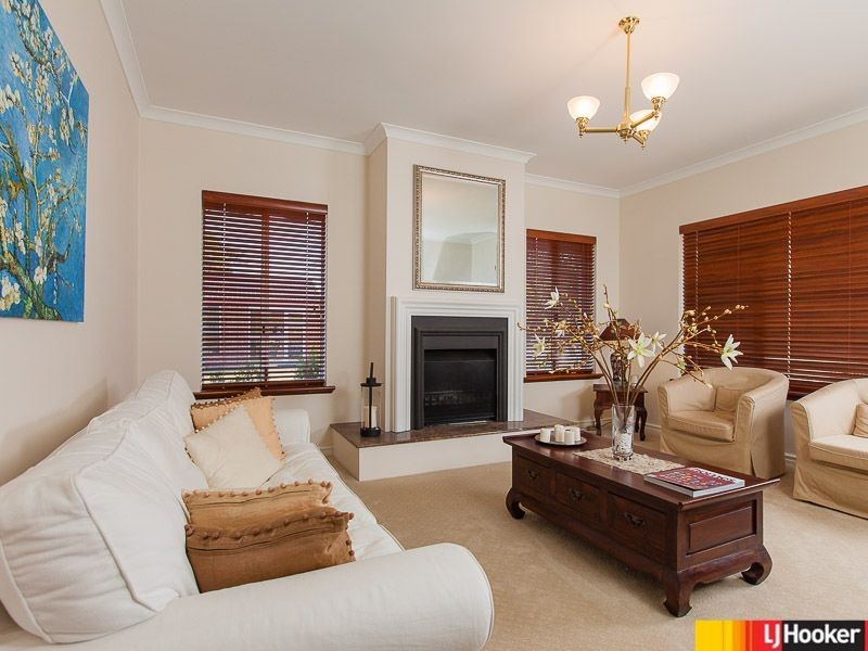 26 Birdsong Gate, Two Rocks WA 6037