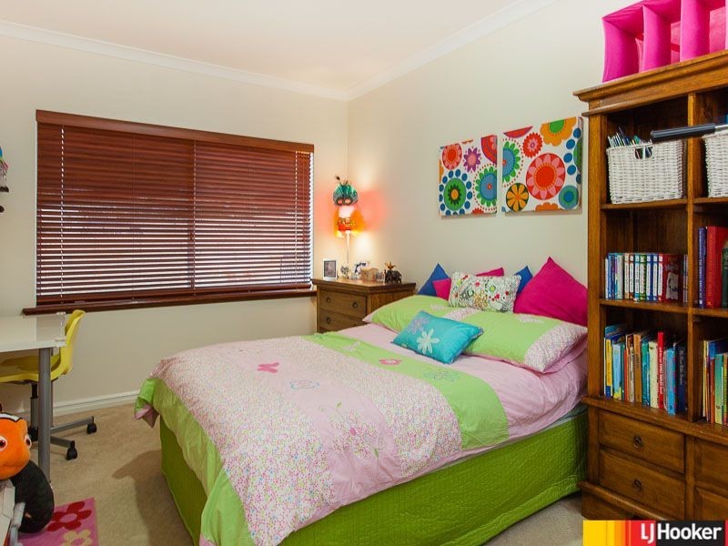 26 Birdsong Gate, Two Rocks WA 6037