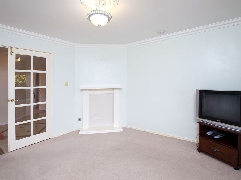 14 Cheriton Drive, Carramar WA 6031