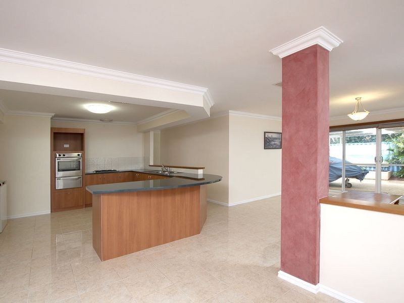 14 Cheriton Drive, Carramar WA 6031