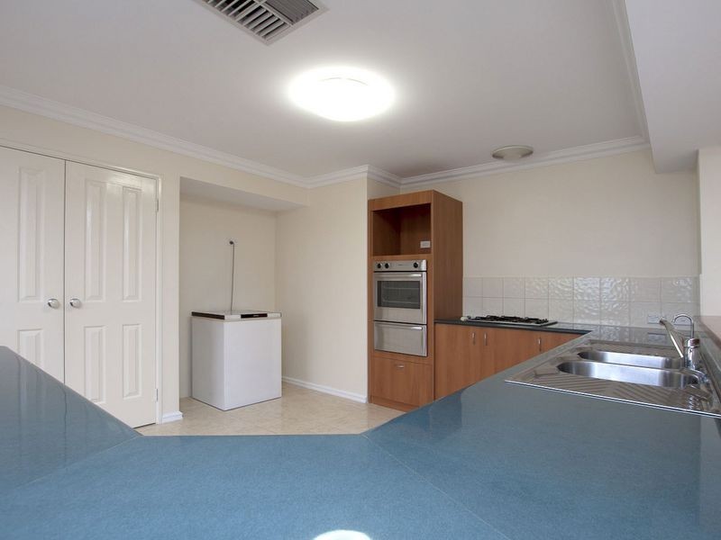 14 Cheriton Drive, Carramar WA 6031