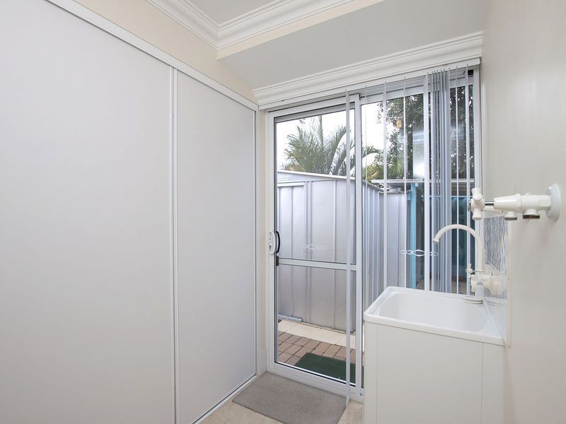 14 Cheriton Drive, Carramar WA 6031