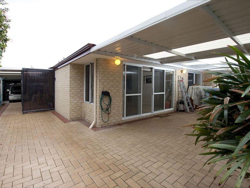 14 Cheriton Drive, Carramar WA 6031