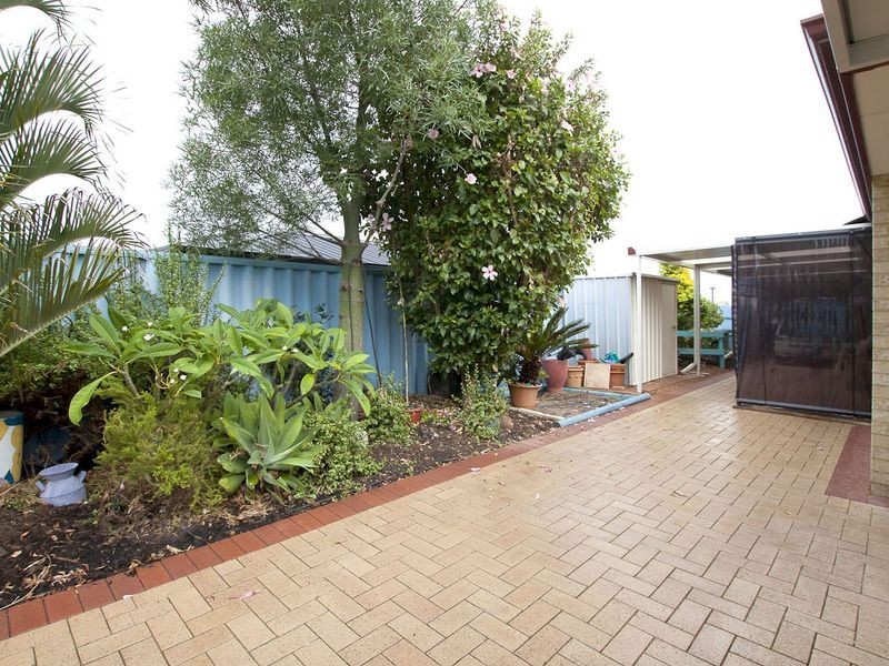 14 Cheriton Drive, Carramar WA 6031