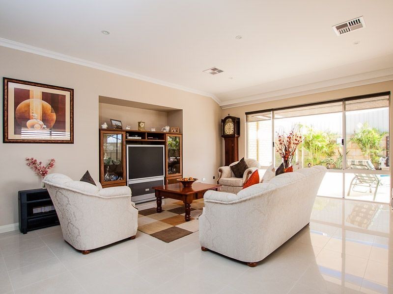19 Naismith Rd, Tapping WA 6065