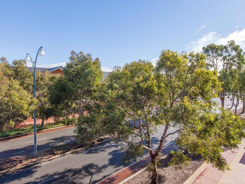 7/81 Grand Boulevard, Joondalup WA 6027
