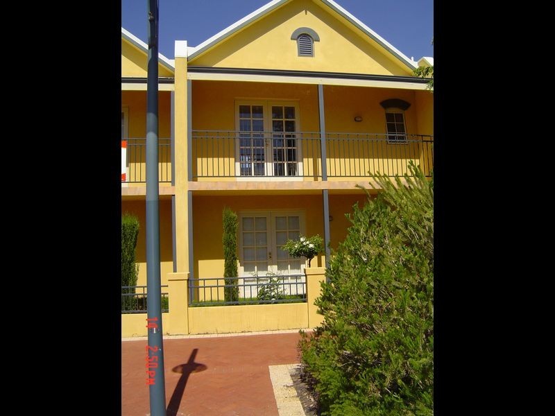 238 Lakeside Drive, Joondalup WA 6027