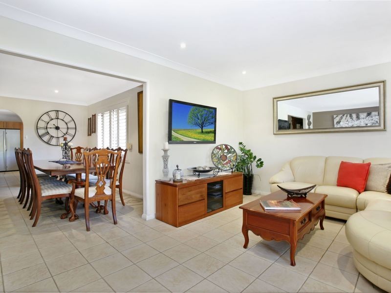 4 Curran Street, Prairiewood NSW 2176