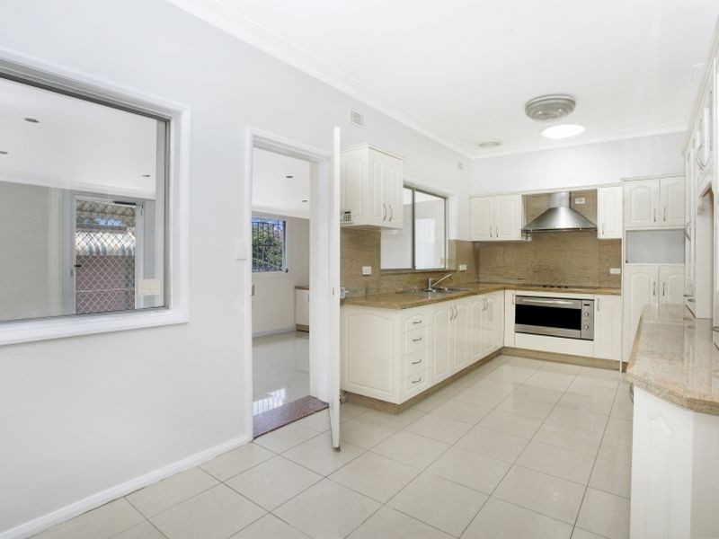 40 The Avenue, Canley Vale NSW 2166