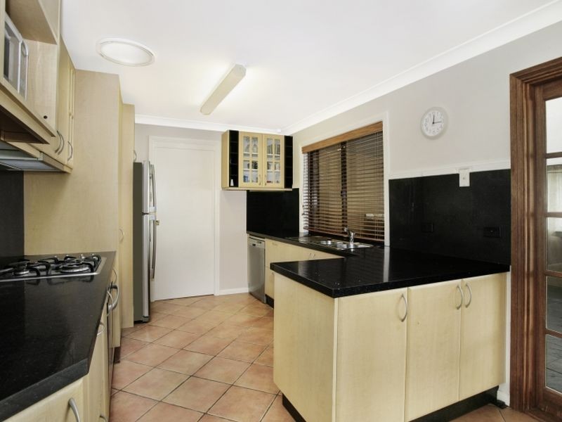 8 Caesar Way, St Clair NSW 2759