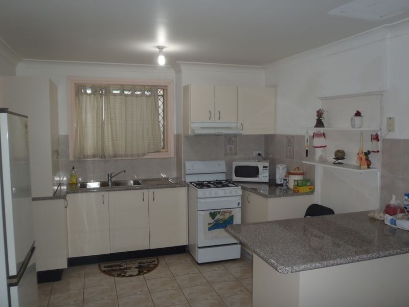 Edensor Park NSW 2176