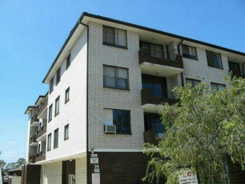 Fairfield NSW 2165