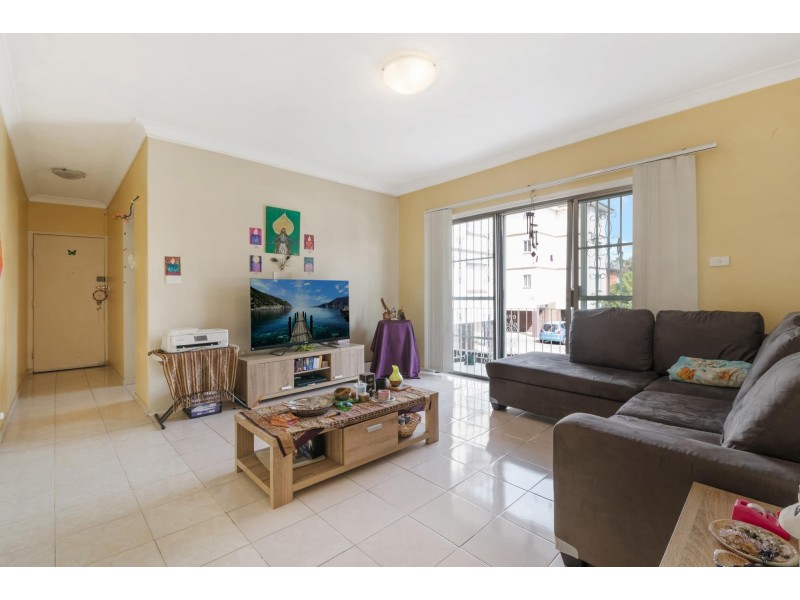 4/5 Carramar Avenue, Carramar NSW 2163