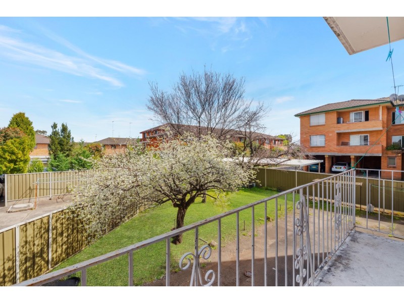 4/5 Carramar Avenue, Carramar NSW 2163