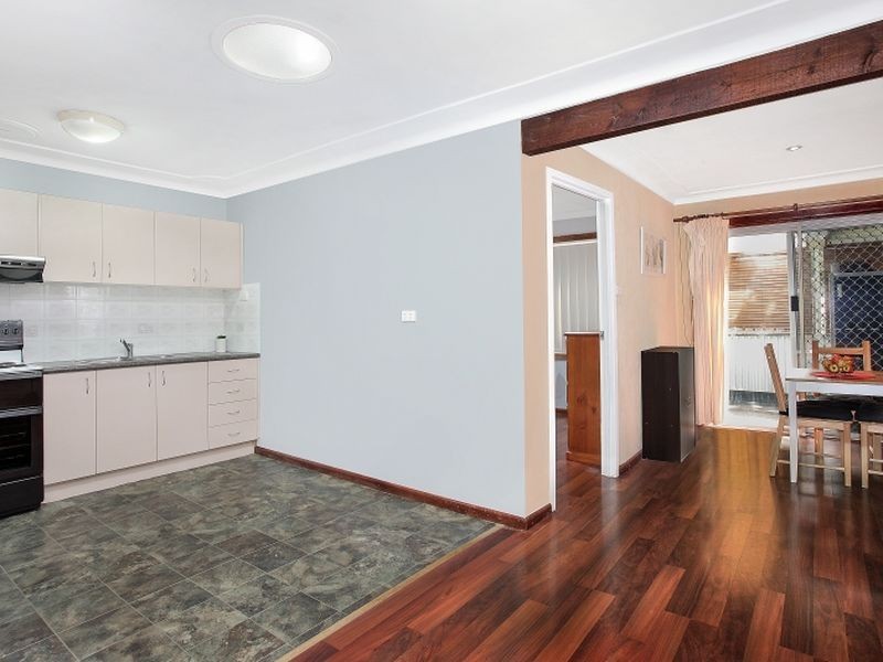 11 Noelene Street, Fairfield West NSW 2165