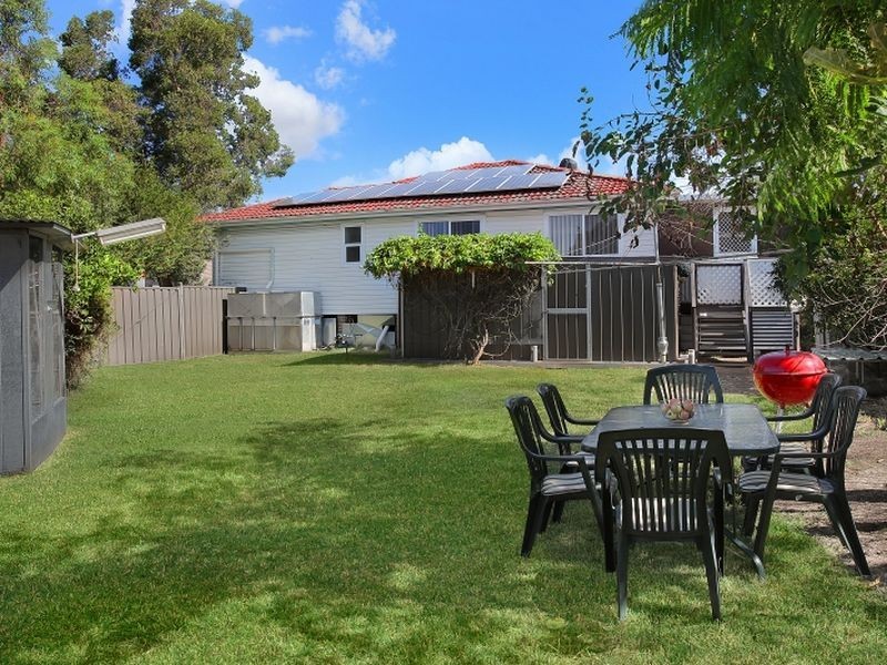11 Noelene Street, Fairfield West NSW 2165