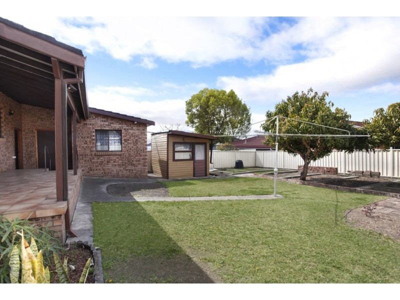 6 Warrumbungle Street, Fairfield West NSW 2165