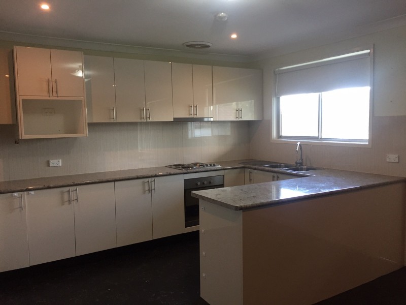 33 Brentwood Street, Fairfield West NSW 2165