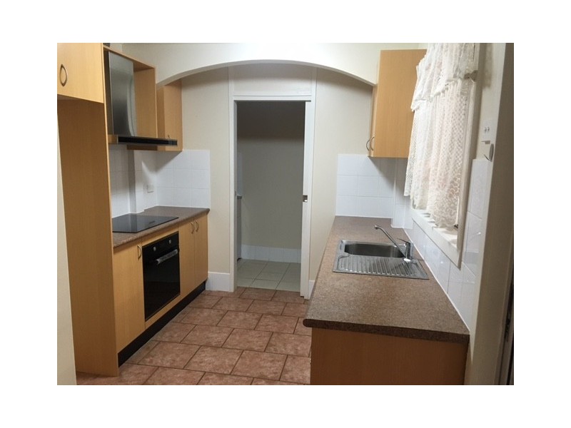 16 Dampier Crescent, Fairfield West NSW 2165