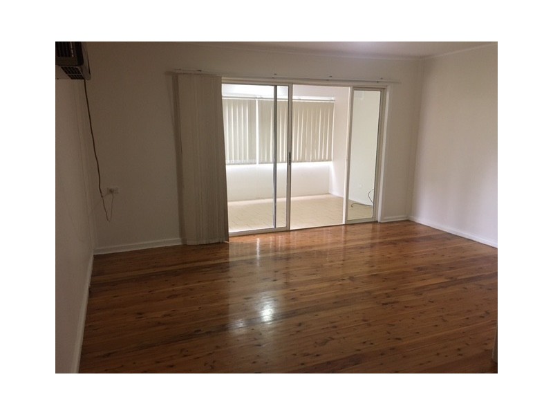 16 Dampier Crescent, Fairfield West NSW 2165