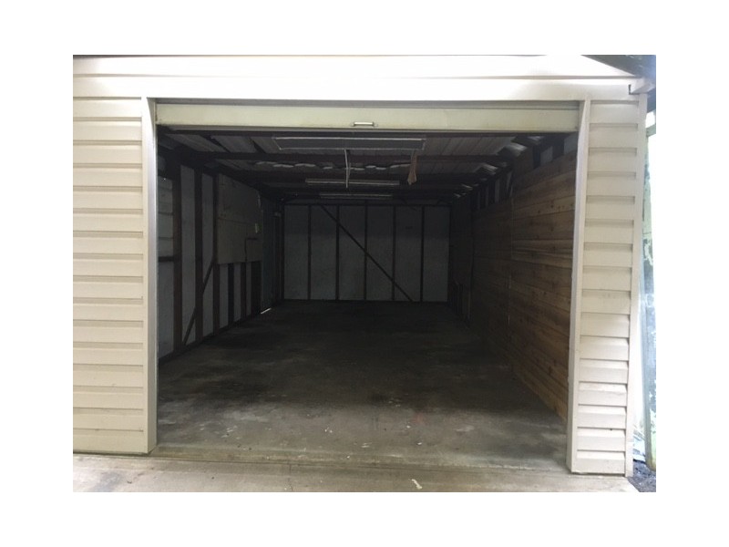 16 Dampier Crescent, Fairfield West NSW 2165