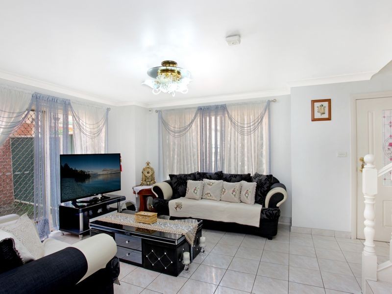 4/89 Oxford Street, Smithfield NSW 2164