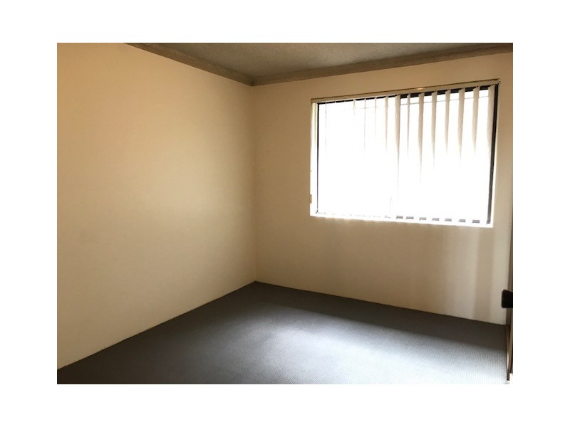 6/11 Ulverstone Street, Fairfield NSW 2165