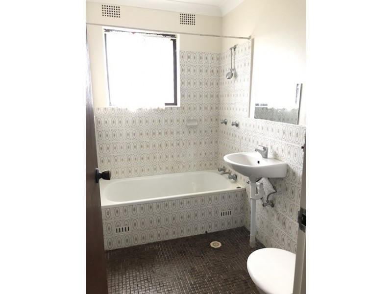 6/11 Ulverstone Street, Fairfield NSW 2165