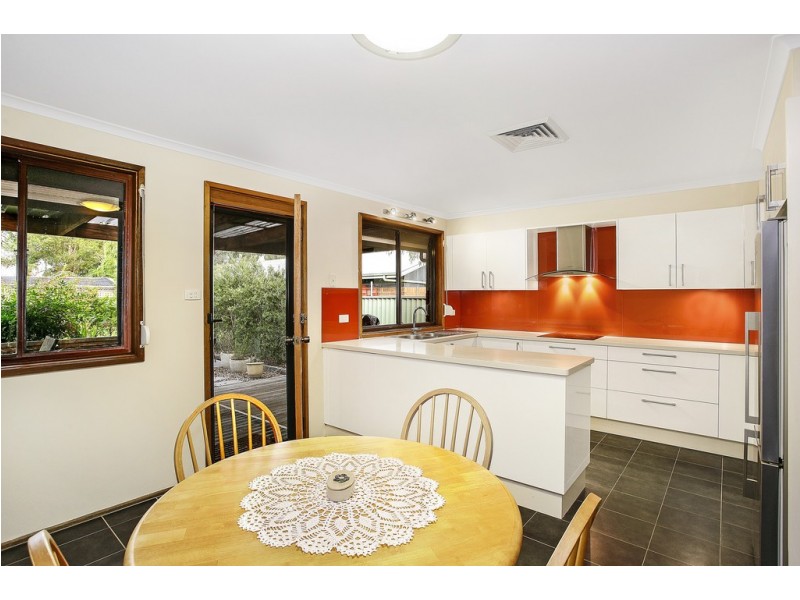 6 Kemmel Close, Bossley Park NSW 2176