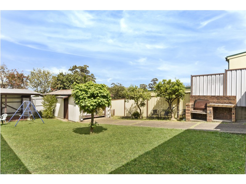 4 Macdonnell Avenue, Fairfield West NSW 2165