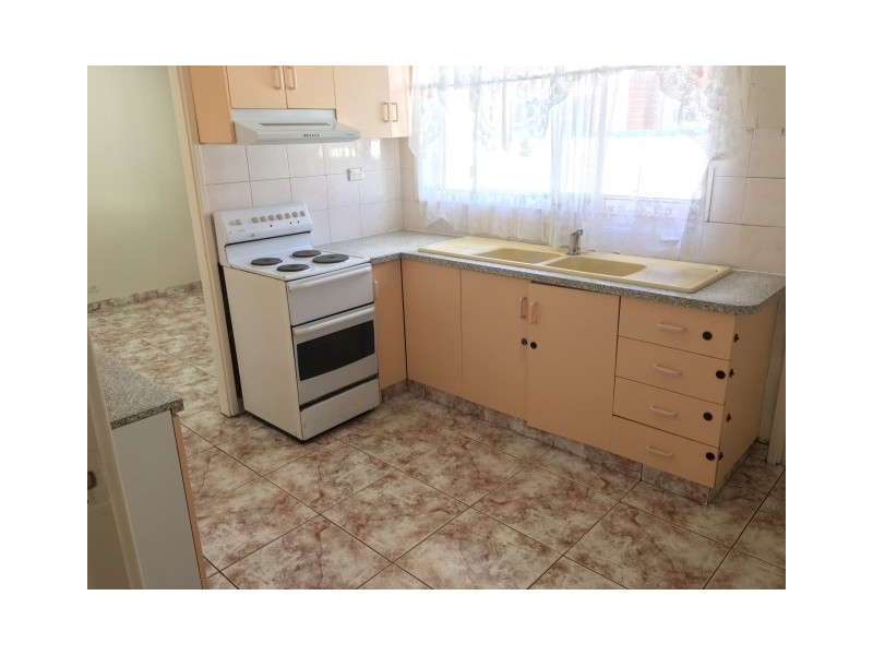 21 Glenroy Crescent, St Johns Park NSW 2176