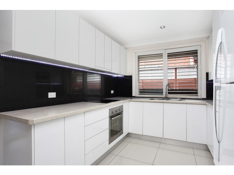 2/118 Oxford Street, Smithfield NSW 2164