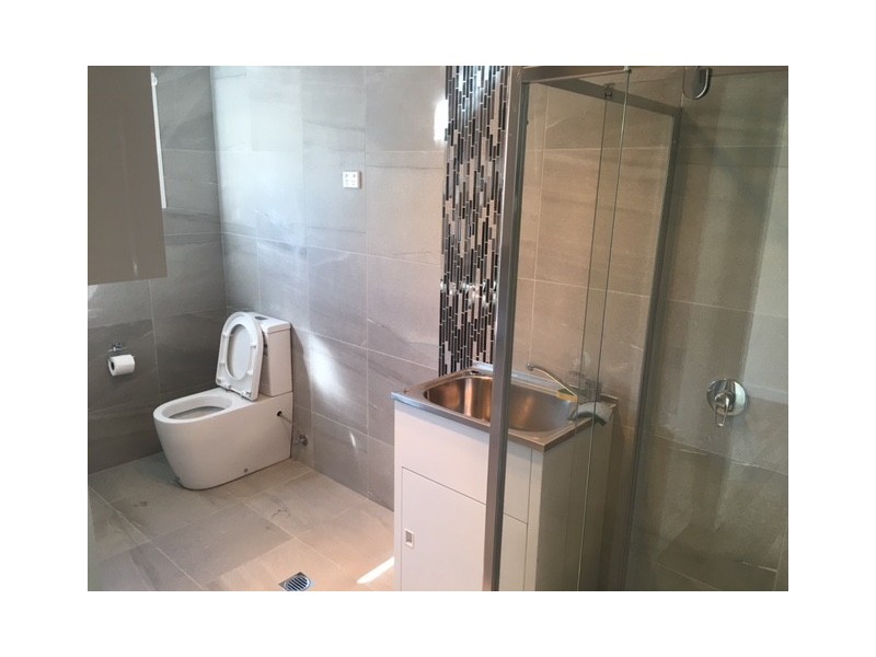 13c Pine Rd, Fairfield NSW 2165