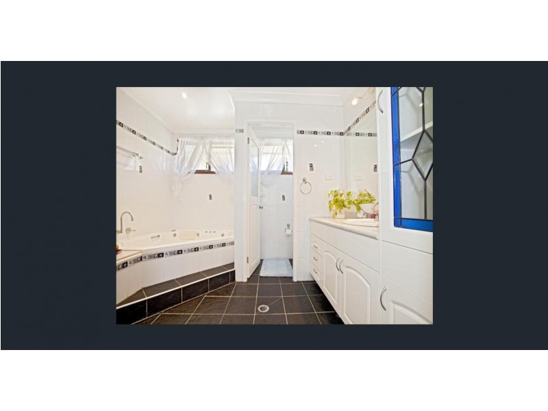 20 Elouera Crescent, Moorebank NSW 2170