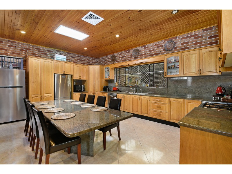 25 Restwell Road, Bossley Park NSW 2176