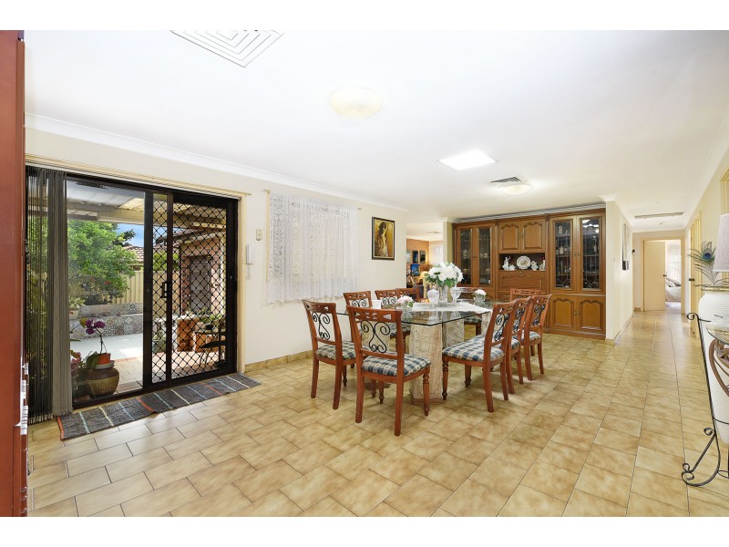 25 Restwell Road, Bossley Park NSW 2176