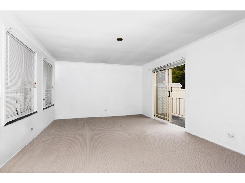 11 Derwent Place, Bossley Park NSW 2176