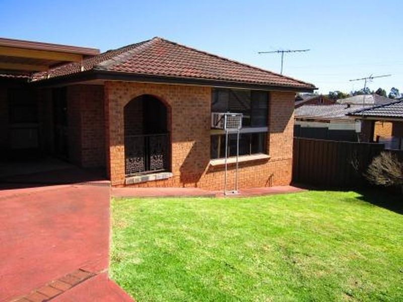 Edensor Park NSW 2176